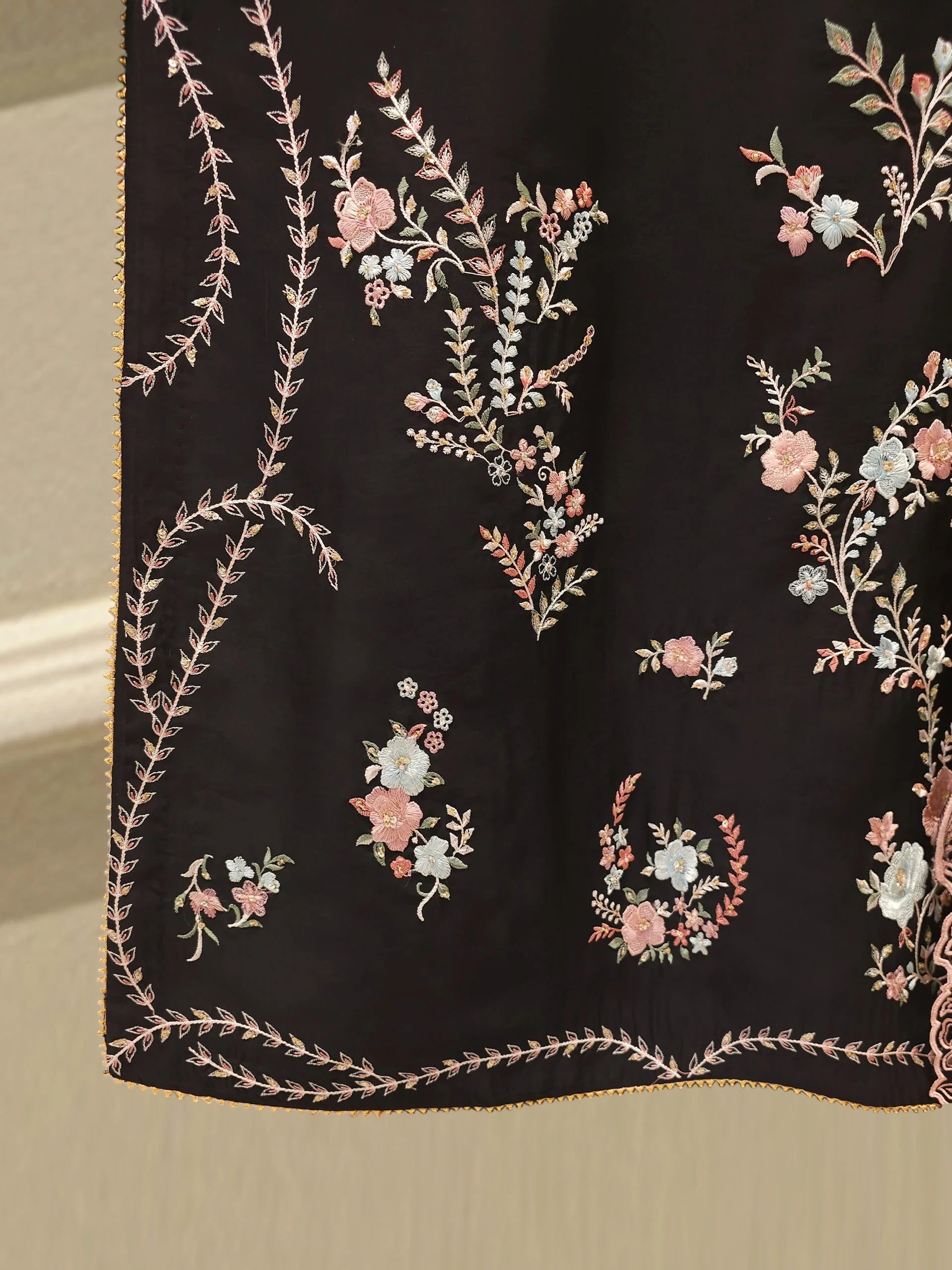 Haniya Embroiderd 3pc - Lawn