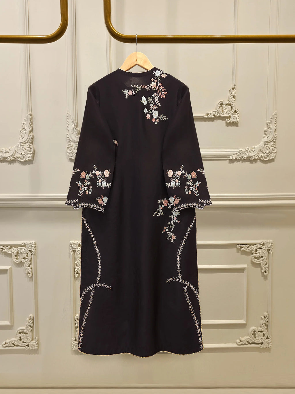 Haniya Embroiderd 3pc - Lawn