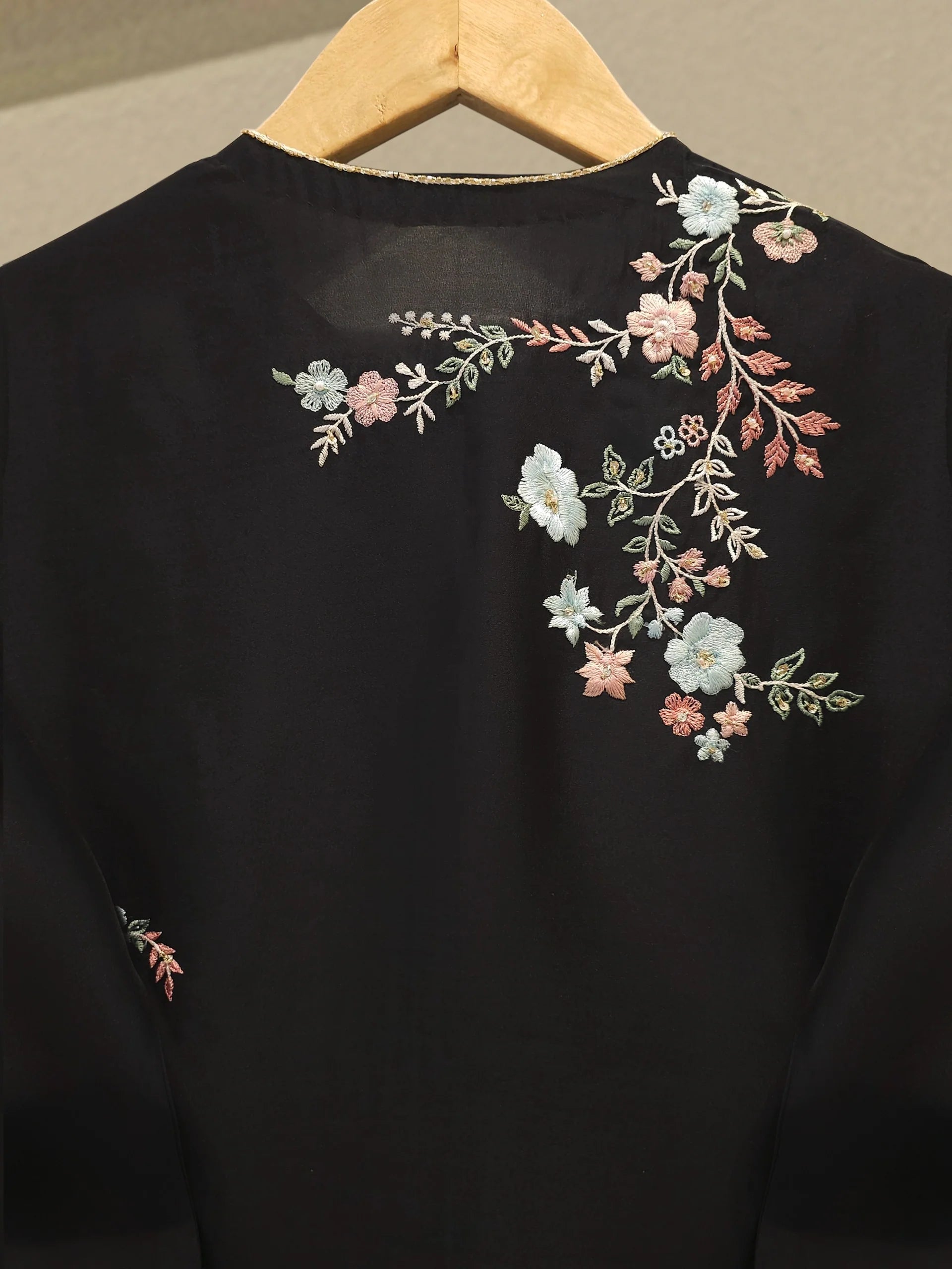 Haniya Embroiderd 3pc - Lawn