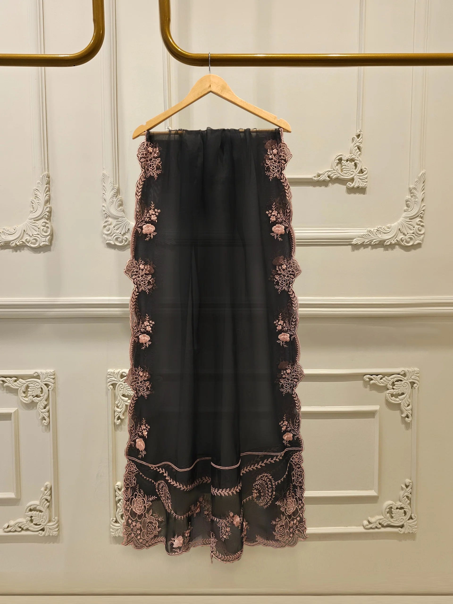 Haniya Embroiderd 3pc - Lawn