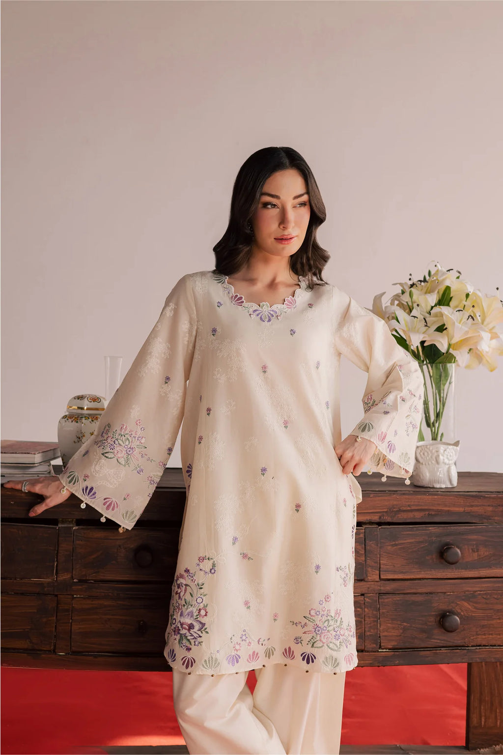 Ivory Floral Embroidered Lawn 2-Piece Suit