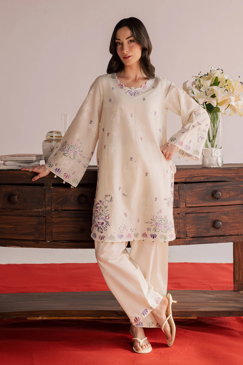 Ivory Floral Embroidered Lawn 2-Piece Suit