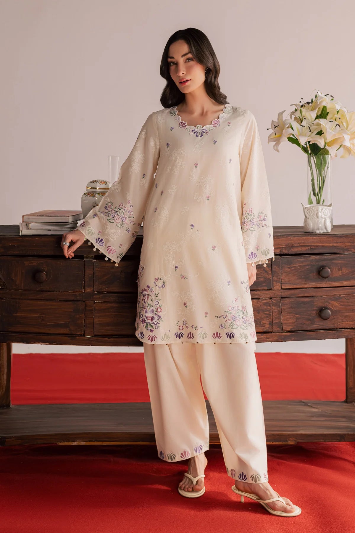 Ivory Floral Embroidered Lawn 2-Piece Suit