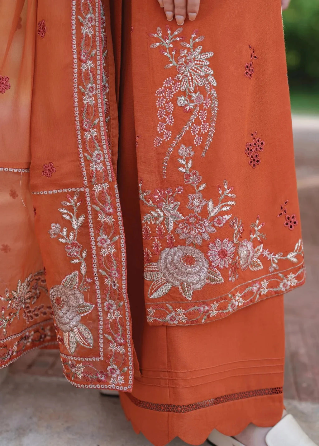 Begum Embroidered - 3pcs